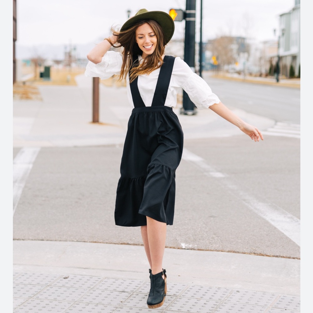 NWT Hayden LA Black Pinafore Jumper Tiered Midi Dress - Picture 9 of 9